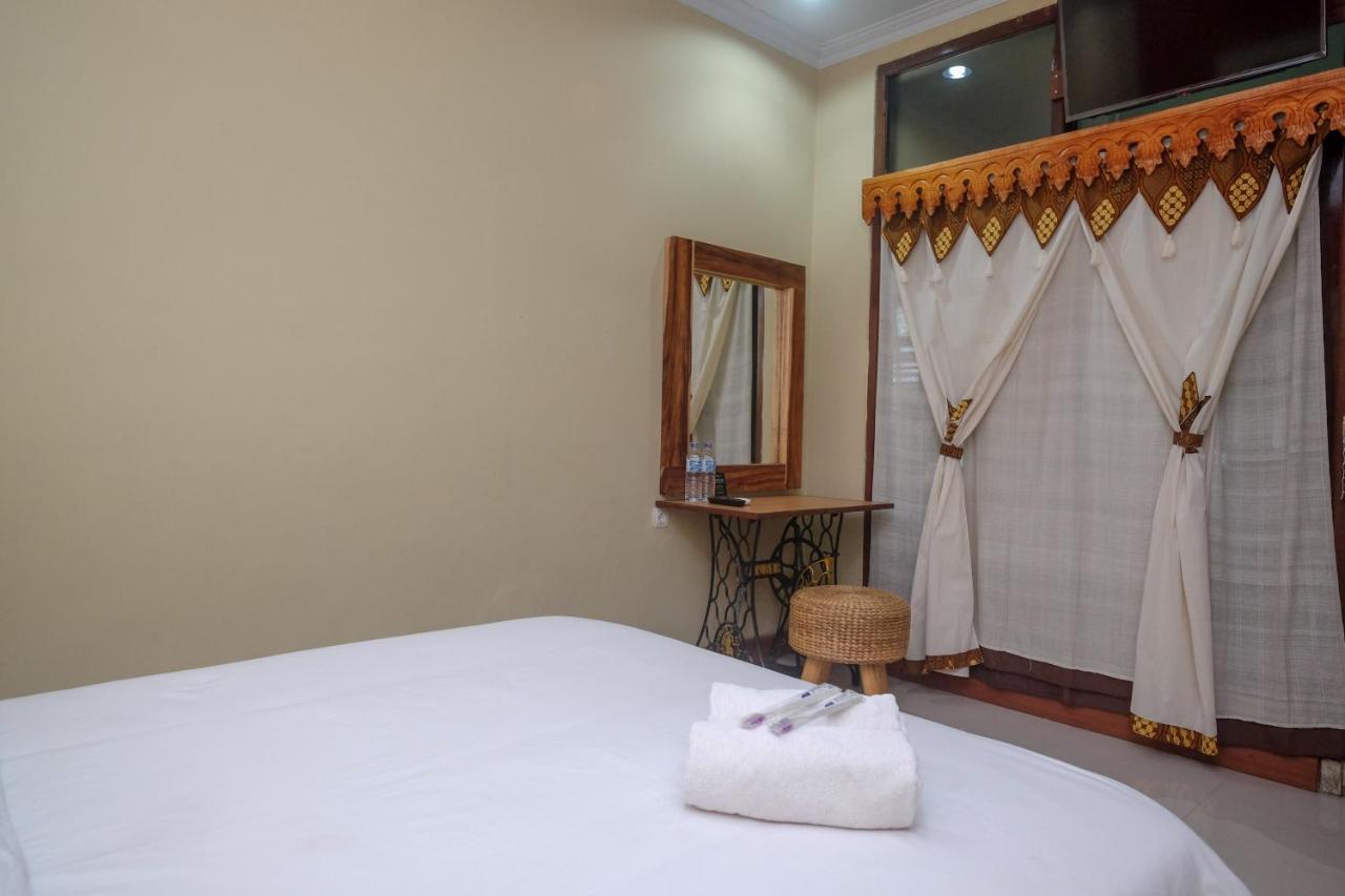 Urbanview Hotel Syariah Wisnugraha By Reddoorz Джок'якарта Екстер'єр фото