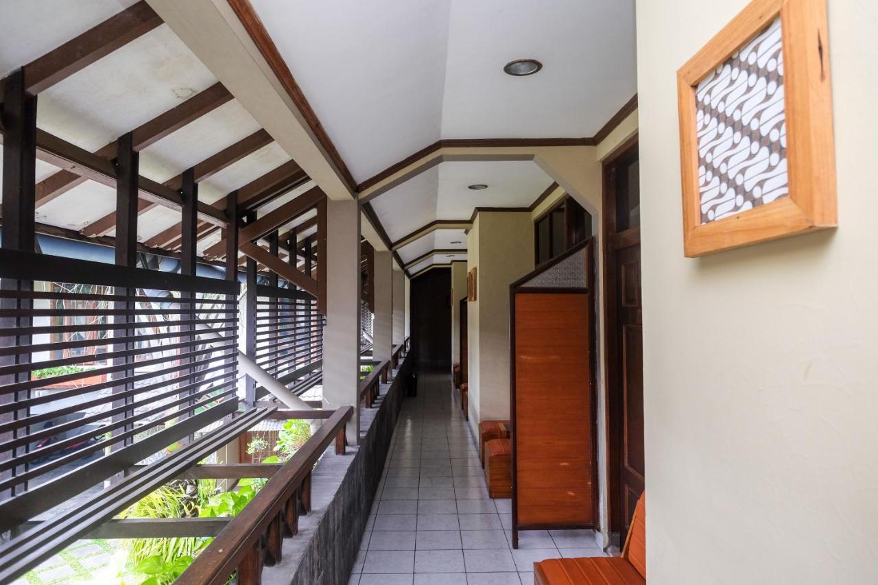 Urbanview Hotel Syariah Wisnugraha By Reddoorz Джок'якарта Екстер'єр фото
