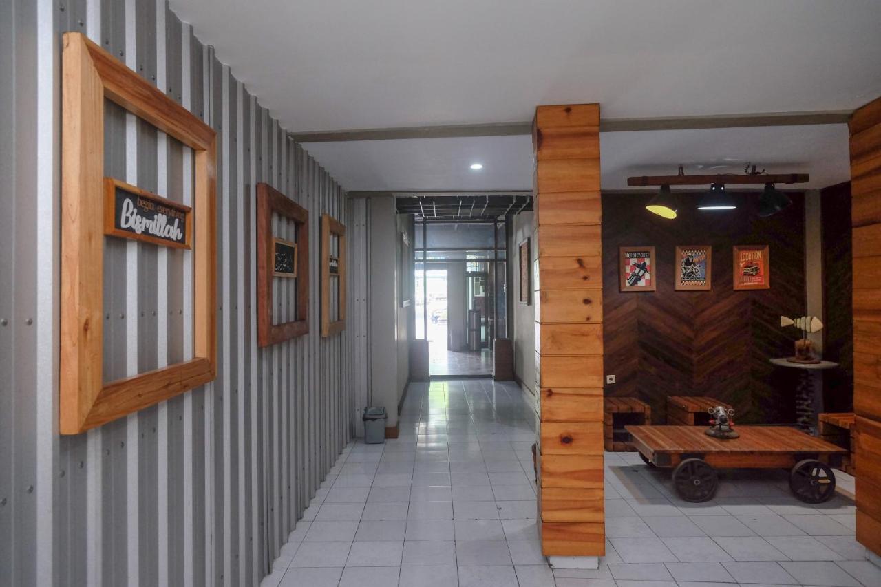 Urbanview Hotel Syariah Wisnugraha By Reddoorz Джок'якарта Екстер'єр фото