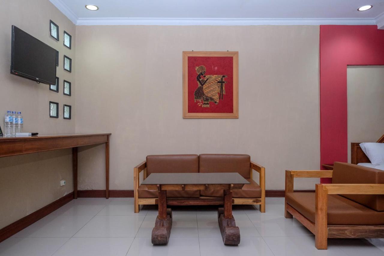 Urbanview Hotel Syariah Wisnugraha By Reddoorz Джок'якарта Екстер'єр фото