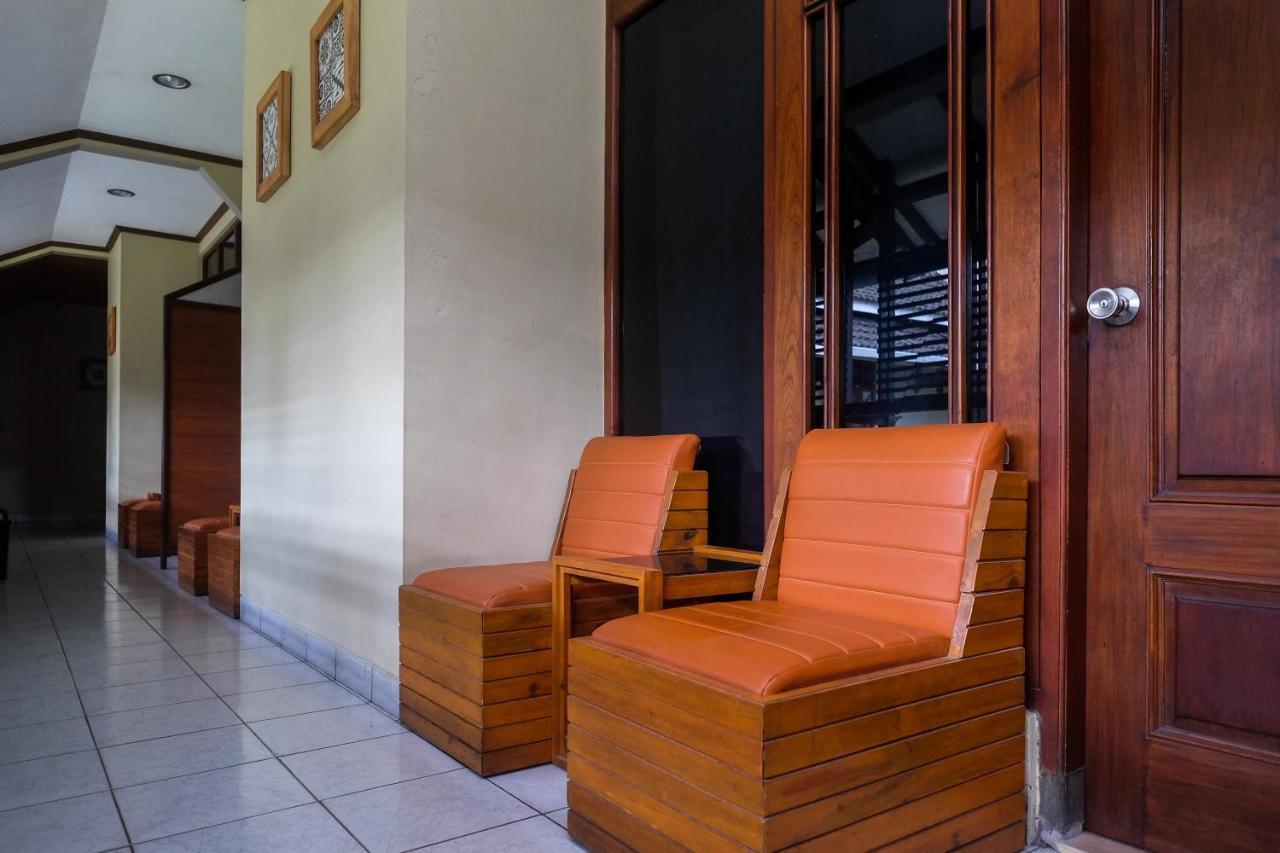 Urbanview Hotel Syariah Wisnugraha By Reddoorz Джок'якарта Екстер'єр фото