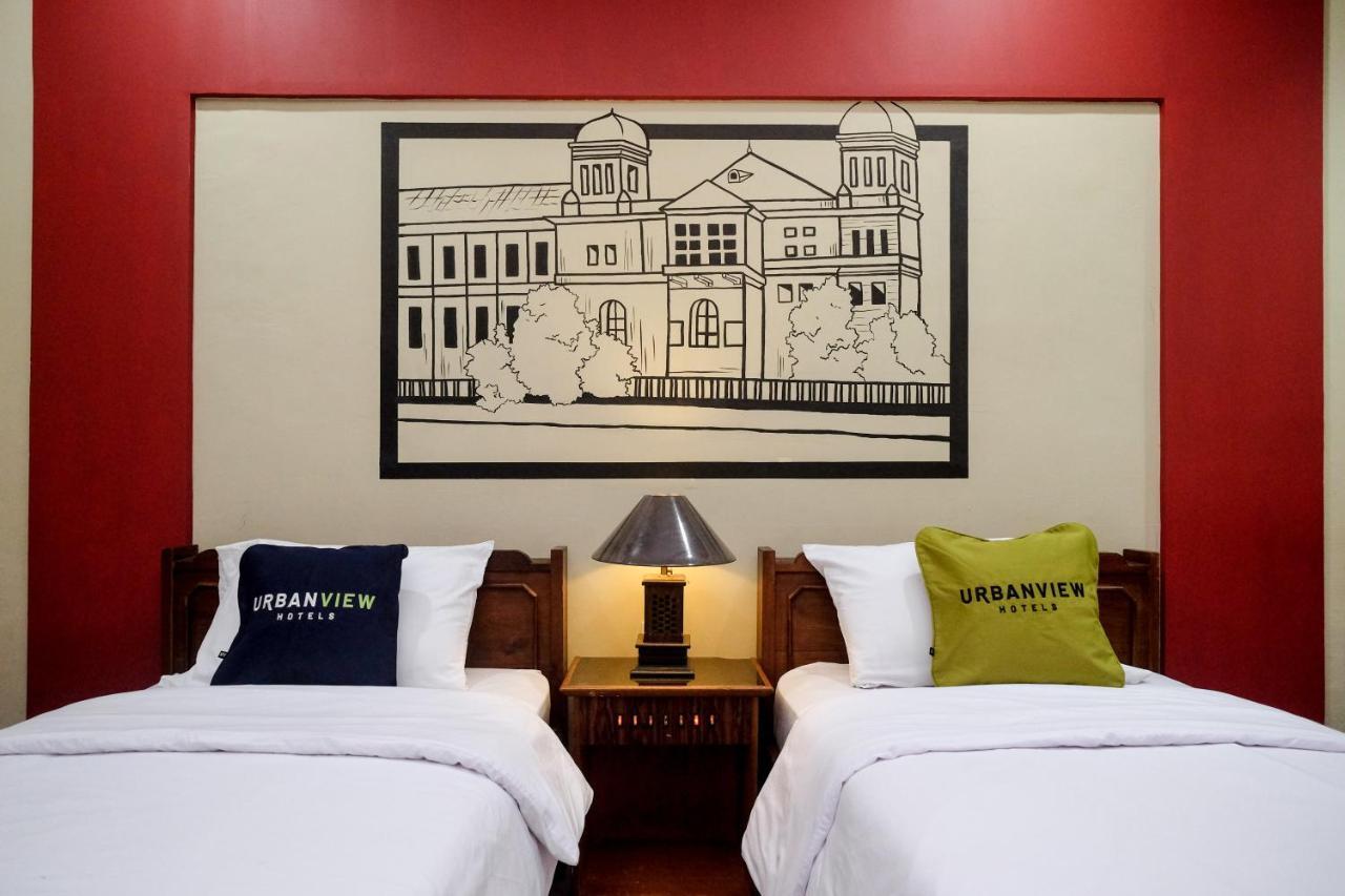Urbanview Hotel Syariah Wisnugraha By Reddoorz Джок'якарта Екстер'єр фото