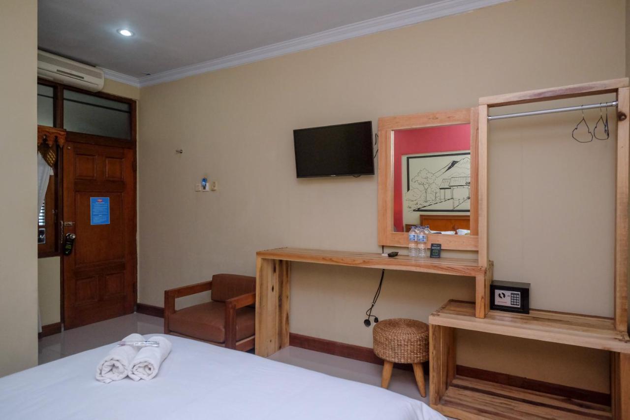 Urbanview Hotel Syariah Wisnugraha By Reddoorz Джок'якарта Екстер'єр фото
